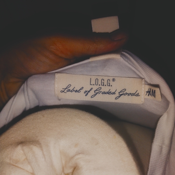 Small H&M Vacation tee - Picture 3 of 4